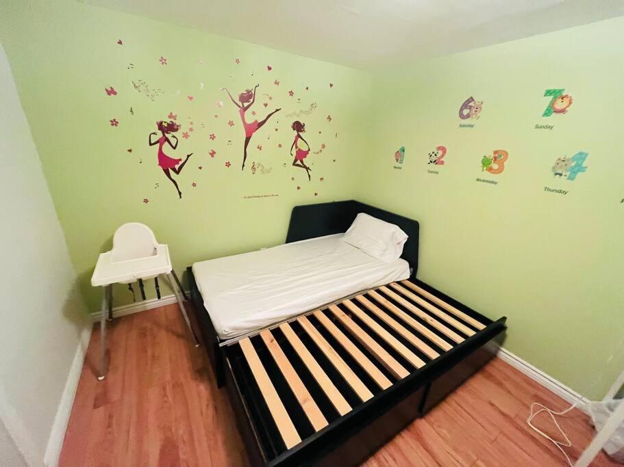 Vila Emily'S Charming House Brossard Exteriér fotografie