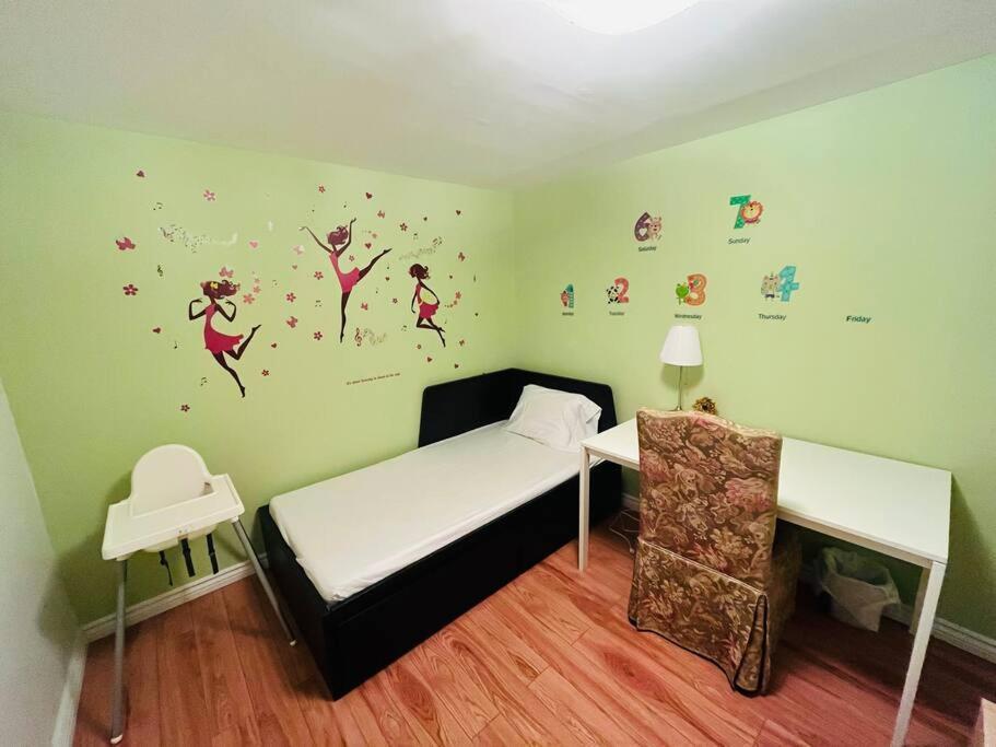 Vila Emily'S Charming House Brossard Exteriér fotografie